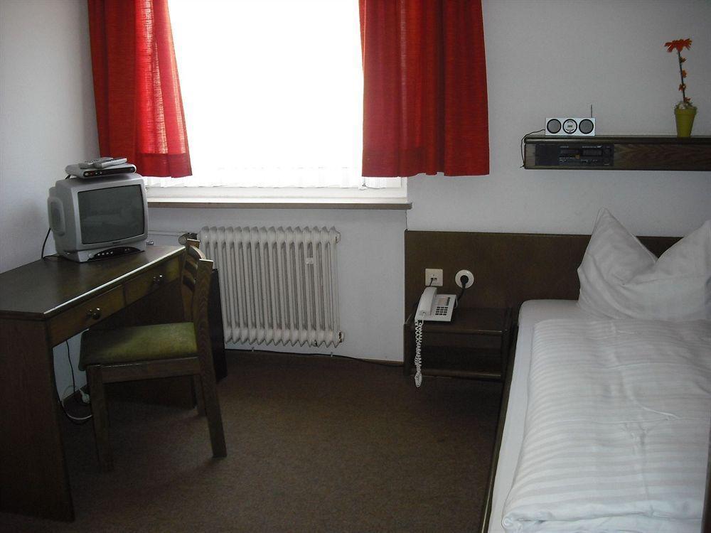 Hotel Wiesbadener Hof Штутгарт Экстерьер фото