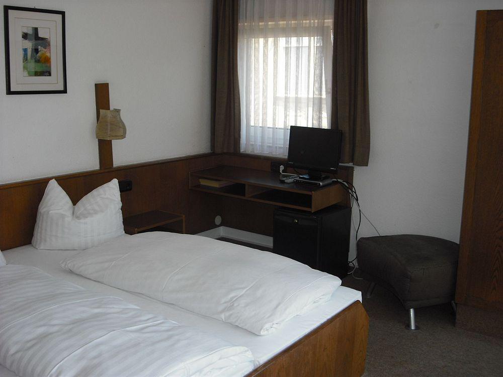 Hotel Wiesbadener Hof Штутгарт Экстерьер фото